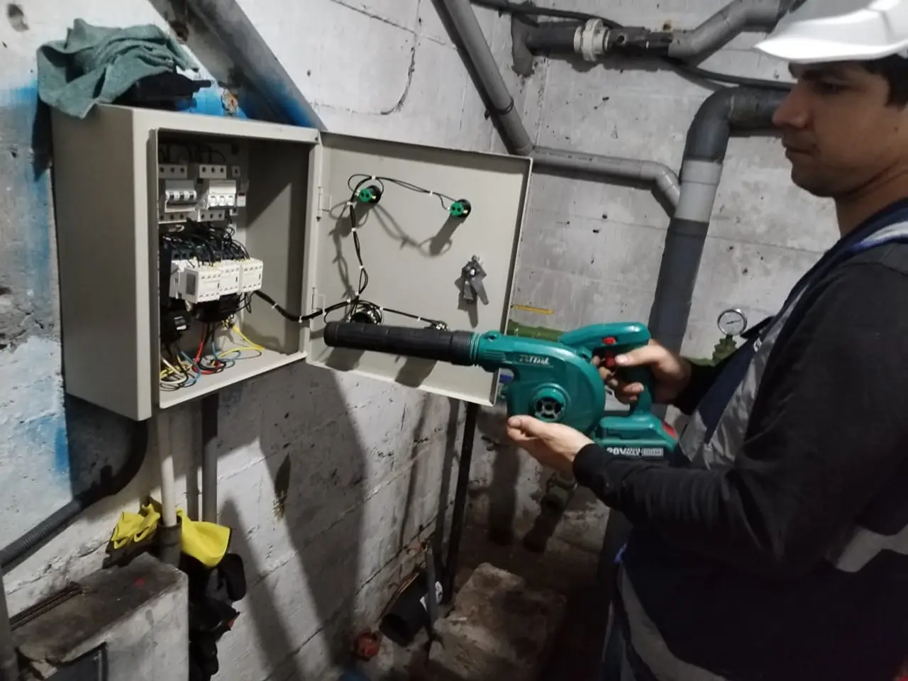 Sistema de tanque elevado 20